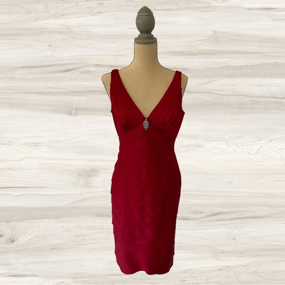 Dresses & Skirts - Red Knee length dress. Size 12.